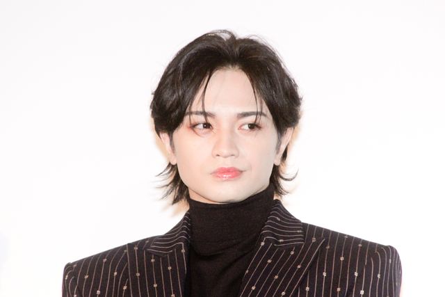 中島健人がセクゾ卒業!鷲尾伶菜と結婚?気になる今後を調査